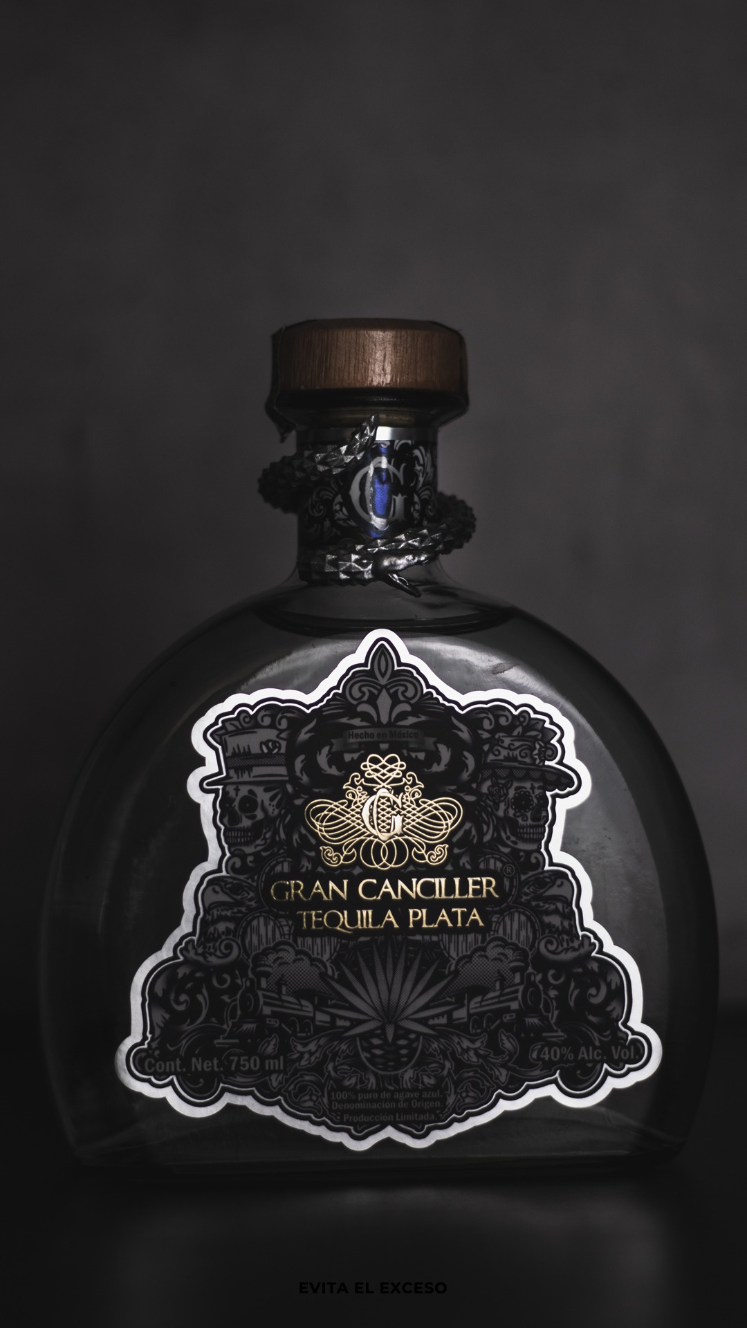 Gran Canciller — botella en sombra